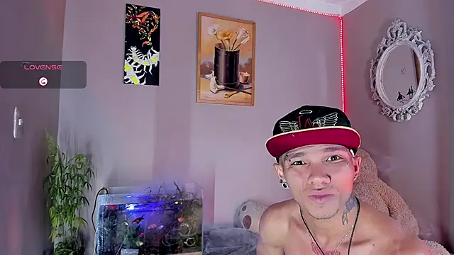 Snapshot of CRAZY-BOY99 chatting on 11.25.25 CRAZY-BOY99 online show from 11.25.25