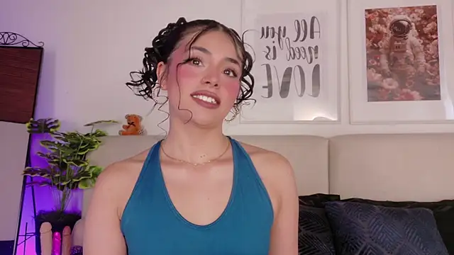 Snapshot of SaritaBratz chatting on 03.28.26 SaritaBratz online show from 03.28.26