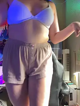 Snapshot of roxxie369 chatting on 09.25.25 roxxie369 online show from 09.25.25