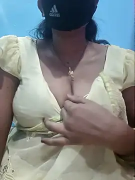 Snapshot of Sexyradha_ chatting on 04.06.26 Sexyradha online show from 04.06.26