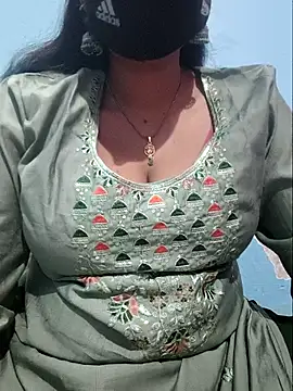 Snapshot of Sexyradha_ chatting on 04.07.26 Sexyradha online show from 04.07.26