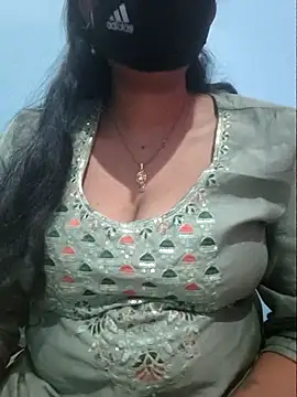 Snapshot of Sexyradha_ chatting on 04.11.26 Sexyradha online show from 04.11.26