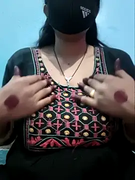 Snapshot of Sexyradha_ chatting on 04.14.26 Sexyradha online show from 04.14.26