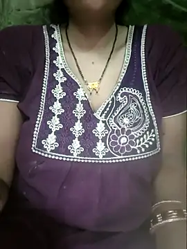 Snapshot of Sexyradha_ chatting on 04.21.26 Sexyradha online show from 04.21.26