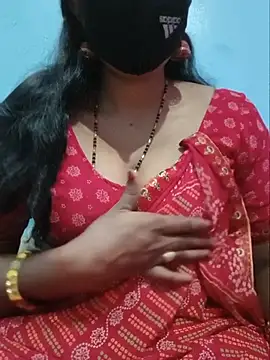 Snapshot of Sexyradha_ chatting on 07.07.26 Sexyradha online show from 07.07.26