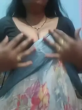 Snapshot of Sexyradha_ chatting on 07.21.26 Sexyradha online show from 07.21.26