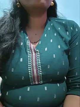 Snapshot of Sexyradha_ chatting on 08.06.26 Sexyradha online show from 08.06.26