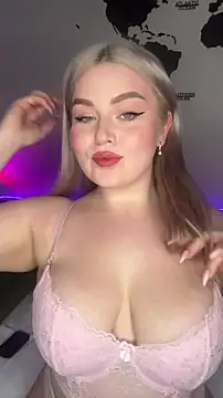 Snapshot of April_Vancee chatting on 11.27.25 April Vancee online show from 11.27.25