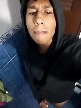 Snapshot of pussi_desstroyer chatting on 11.18.25 pussi desstroyer online show from 11.18.25