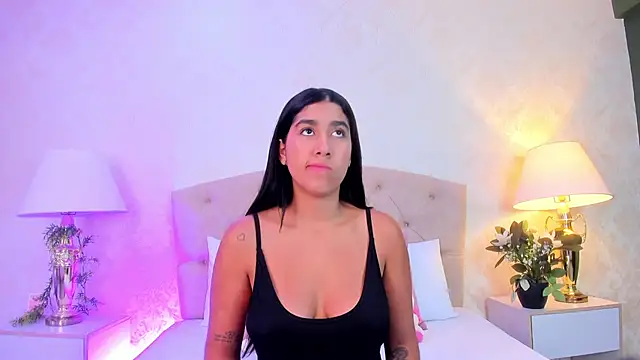Mia Montess online show from 06.17.26