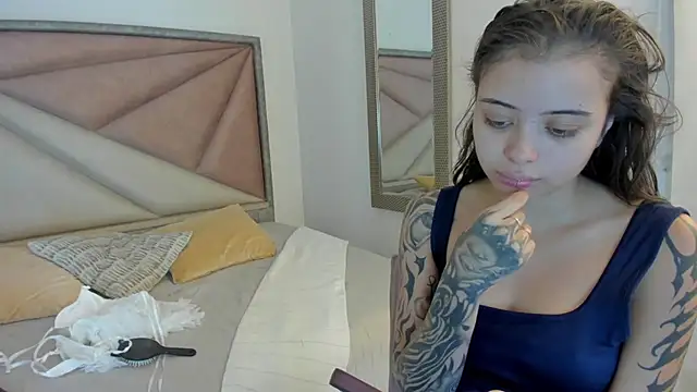 SaskiaGrendel online show from 07.19.26