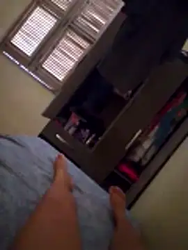 Snapshot of viviksmel chatting on 10.24.25 viviksmel online show from 10.24.25