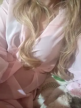 Snapshot of SORMANEDEN chatting on 03.13.25 SORMANEDEN online show from 03.13.25