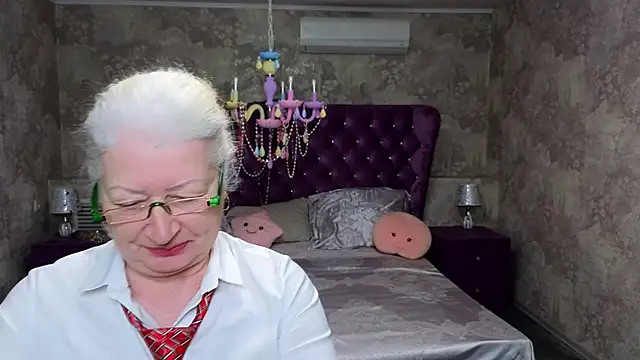 Maya Mayflower online show from 03.12.25