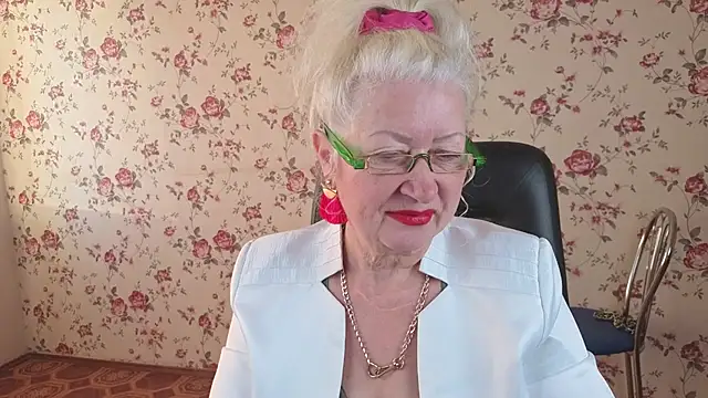 Maya Mayflower online show from 10.03.25