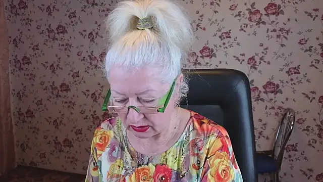 Maya Mayflower online show from 11.04.25