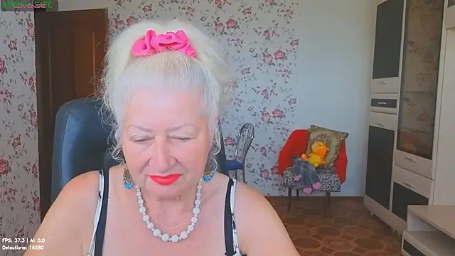 Snapshot of Maya_Mayflower chatting on 06.22.26 Maya Mayflower online show from 06.22.26