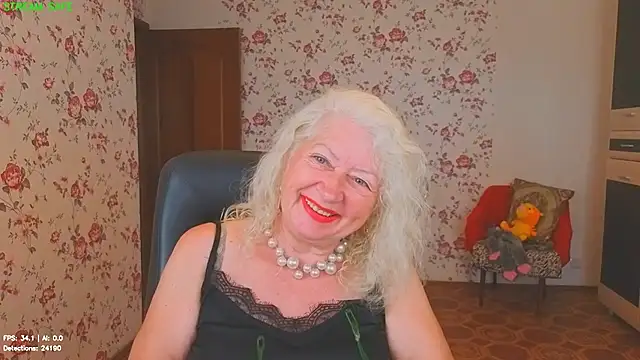 Snapshot of Maya_Mayflower chatting on 06.25.26 Maya Mayflower online show from 06.25.26