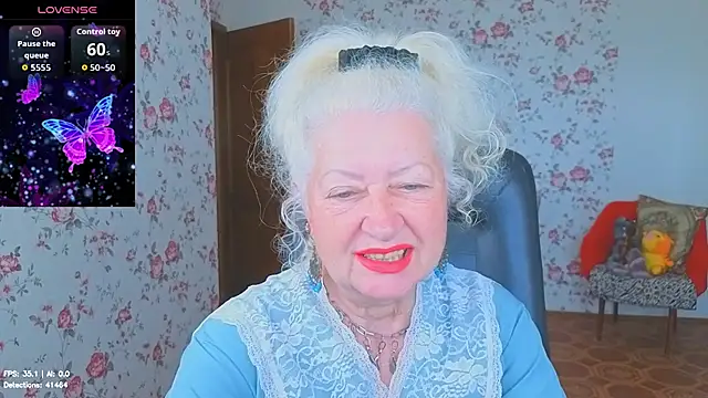 Snapshot of Maya_Mayflower chatting on 07.04.26 Maya Mayflower online show from 07.04.26