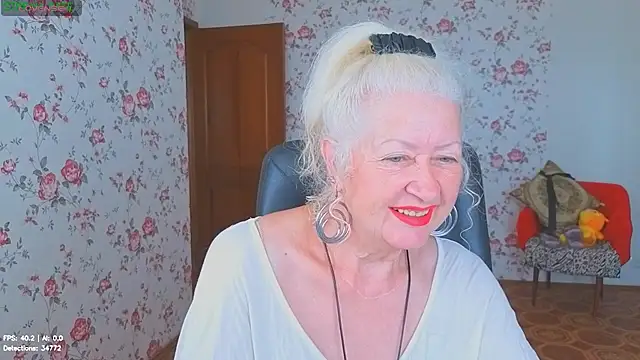 Snapshot of Maya_Mayflower chatting on 07.05.26 Maya Mayflower online show from 07.05.26