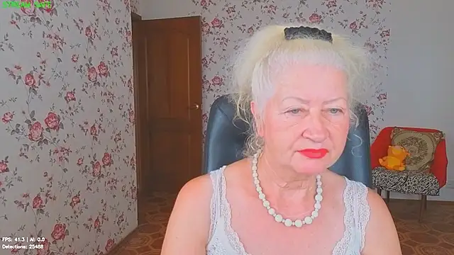 Snapshot of Maya_Mayflower chatting on 07.25.26 Maya Mayflower online show from 07.25.26