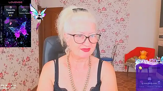 Snapshot of Maya_Mayflower chatting on 07.30.26 Maya Mayflower online show from 07.30.26