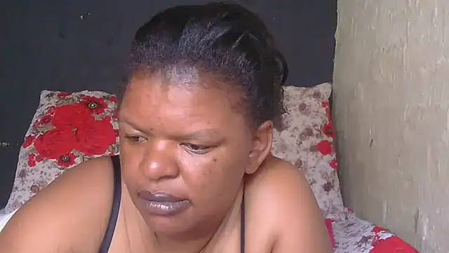 Snapshot of ebony_rose11 chatting on 11.03.25 ebony rose11 online show from 11.03.25