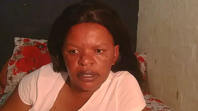 Snapshot of ebony_rose11 chatting on 11.11.25 ebony rose11 online show from 11.11.25