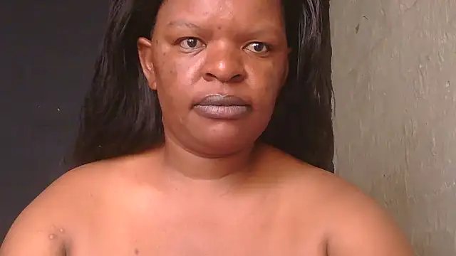 Snapshot of ebony_rose11 chatting on 11.14.25 ebony rose11 online show from 11.14.25