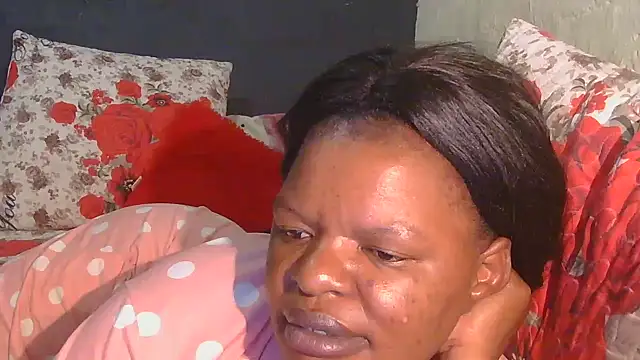 Snapshot of ebony_rose11 chatting on 11.25.25 ebony rose11 online show from 11.25.25