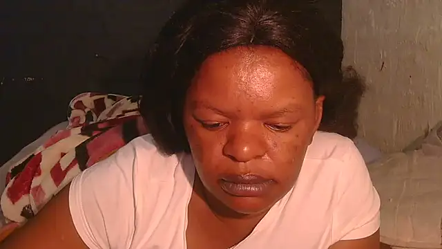 Snapshot of ebony_rose11 chatting on 11.29.25 ebony rose11 online show from 11.29.25