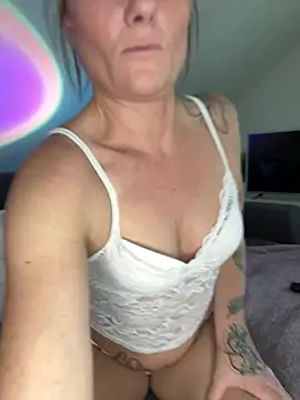 Snapshot of SpicyKylieFoxx chatting on 06.24.26 SpicyKylieFoxx online show from 06.24.26