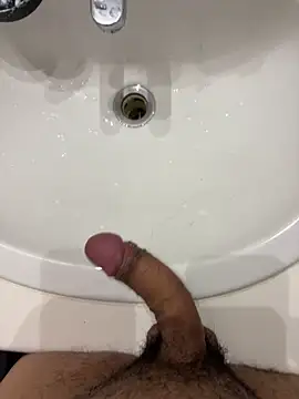 Snapshot of Runstat chatting on 10.28.25 Runstat online show from 10.28.25