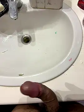 Snapshot of Runstat chatting on 11.26.25 Runstat online show from 11.26.25