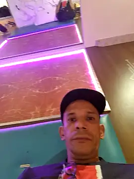 Snapshot of karlossan24 chatting on 02.14.26 karlossan24 online show from 02.14.26