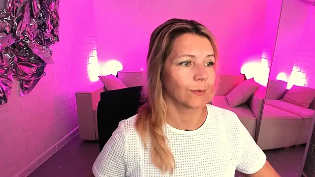 NicoleHitman online show from 06.25.26