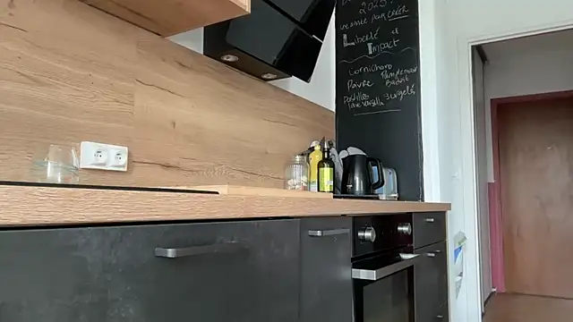 HevaRose online show from 09.18.25