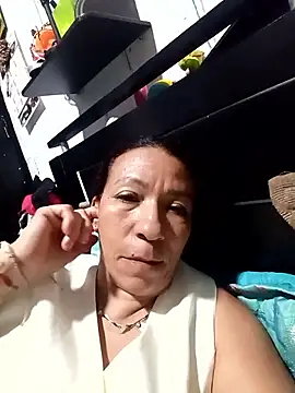 Snapshot of Antonela45 chatting on 05.10.26 Antonela45 online show from 05.10.26