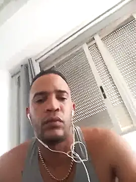 Snapshot of Yerayyaya chatting on 10.17.25 Yerayyaya online show from 10.17.25