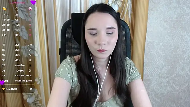 KateForLove online show from 03.11.25