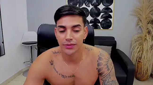 Snapshot of Peter_Dainty chatting on 03.05.25 Peter Dainty online show from 03.05.25