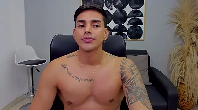 Snapshot of Peter_Dainty chatting on 03.07.25 Peter Dainty online show from 03.07.25