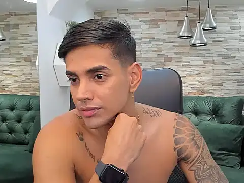 Snapshot of Peter_Dainty chatting on 03.11.25 Peter Dainty online show from 03.11.25