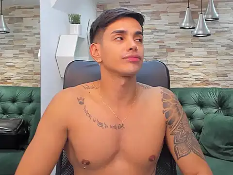 Snapshot of Peter_Dainty chatting on 03.12.25 Peter Dainty online show from 03.12.25