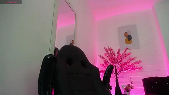 Ayliinn  online show from 05.21.26
