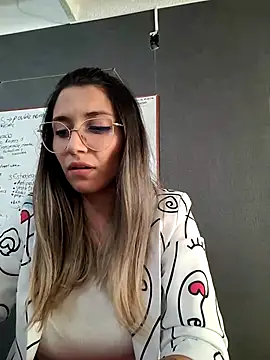 Isabella Varella online show from 03.05.25