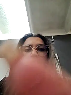 Isabella Varella online show from 03.14.25