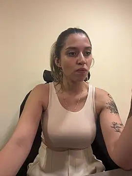 Isabella Varella online show from 03.12.26