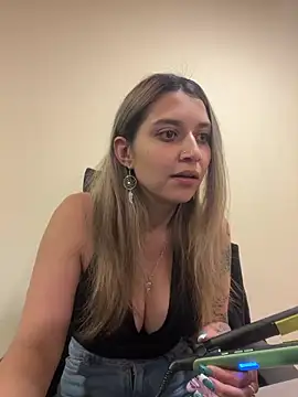 Isabella Varella online show from 03.18.26