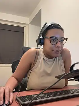 Snapshot of Melia_Rayne chatting on 02.10.26 Melia Rayne online show from 02.10.26